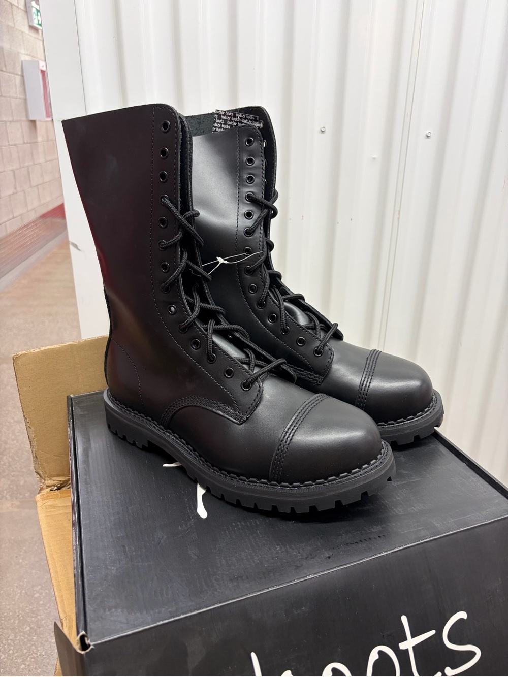 Men's Black Leather Combat Boots - Classic Lace-Up Military Style - 14eye, 13US